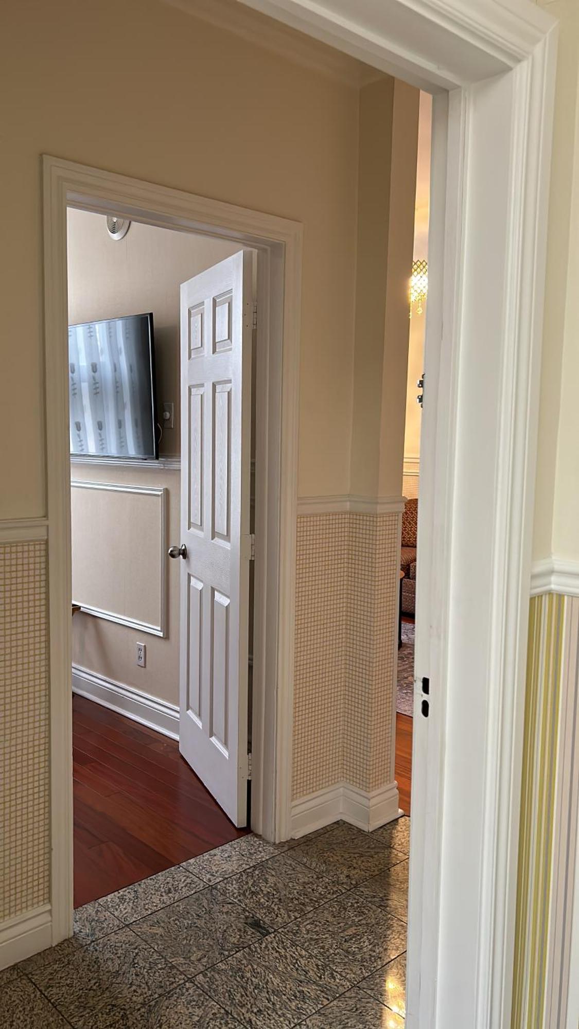 Deluxe King Suite