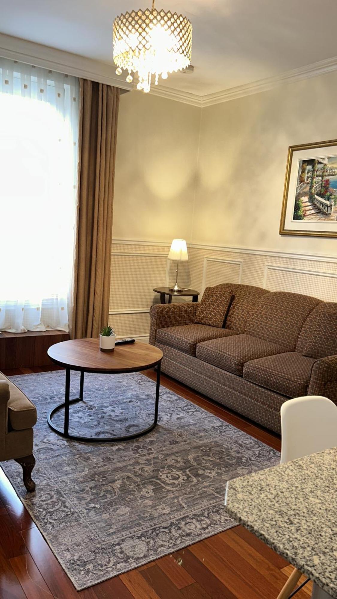 Deluxe King Suite